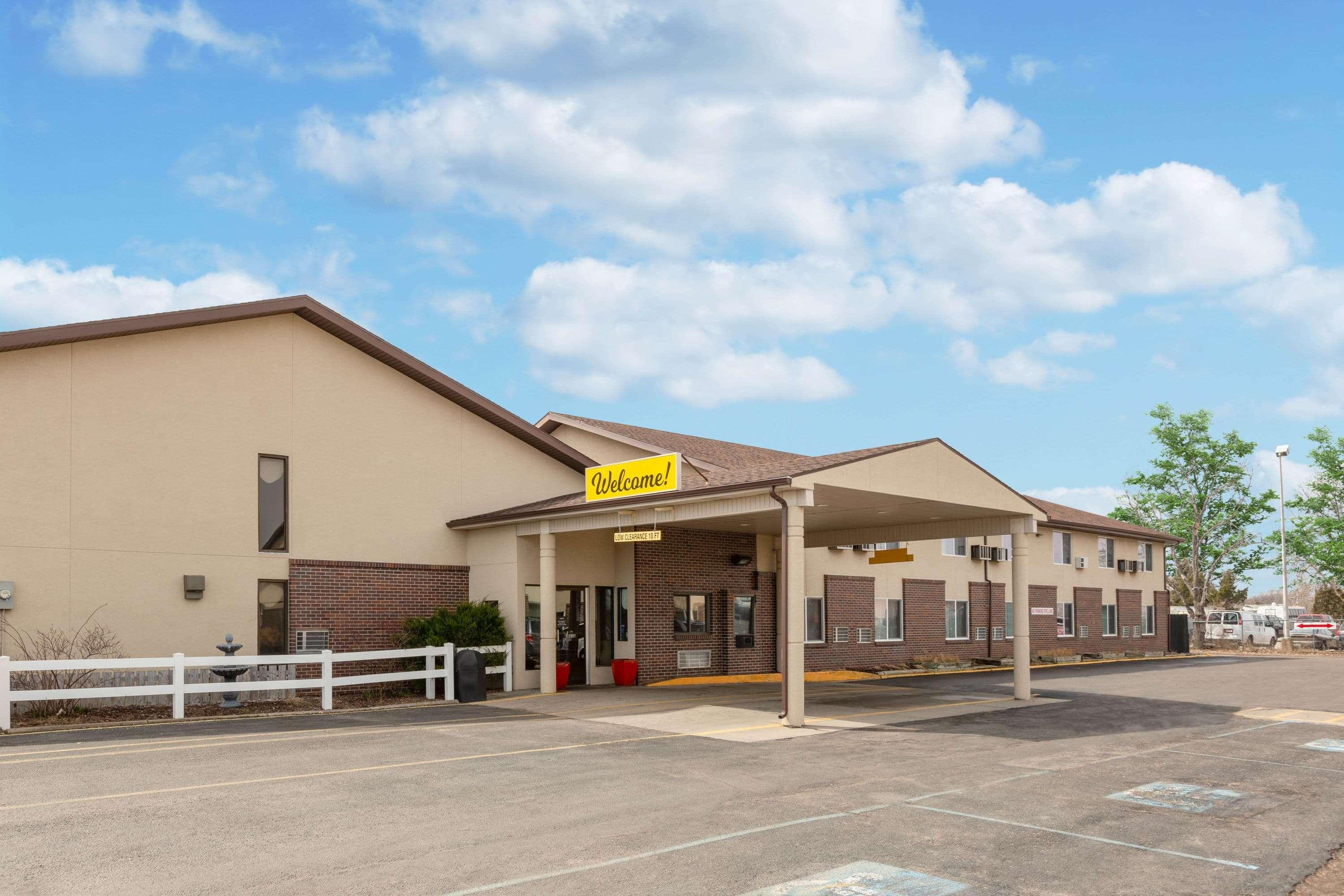 Super 8 By Wyndham North Platte Motell Exteriör bild
