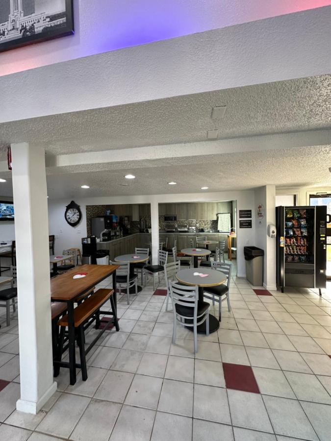 Super 8 By Wyndham North Platte Motell Exteriör bild