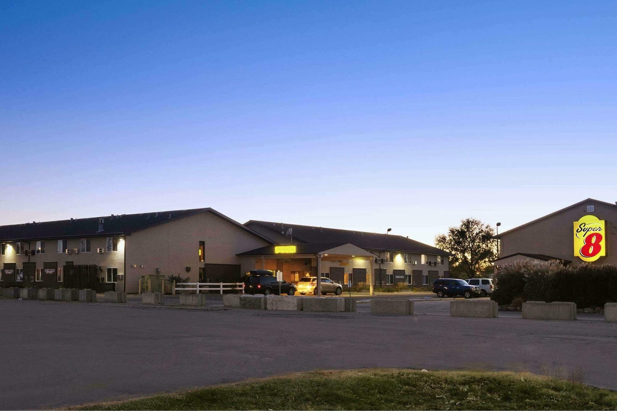Super 8 By Wyndham North Platte Motell Exteriör bild